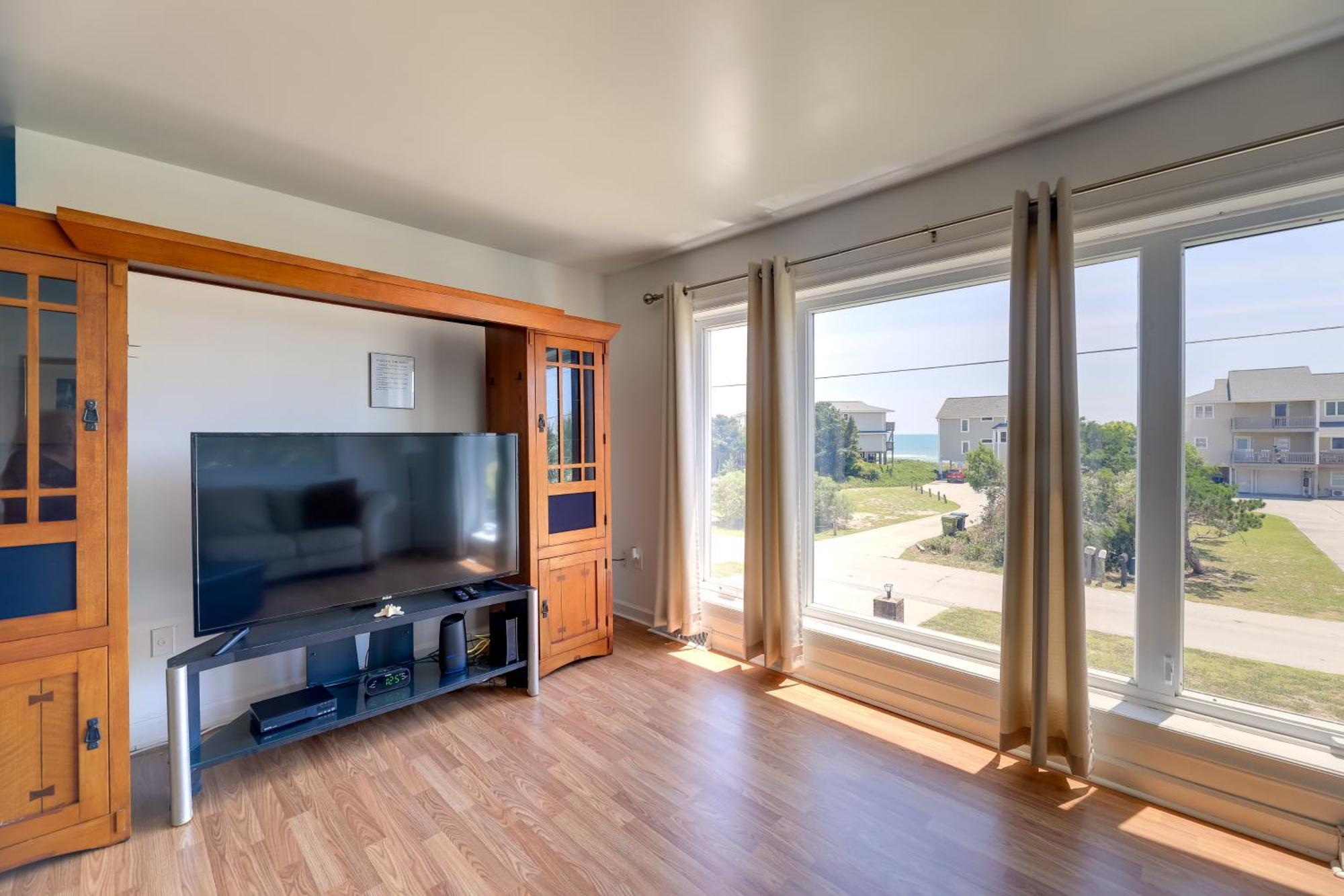 West Of The Moon Ocean Apt With Beach Access! Emerald Isle Eksteriør billede