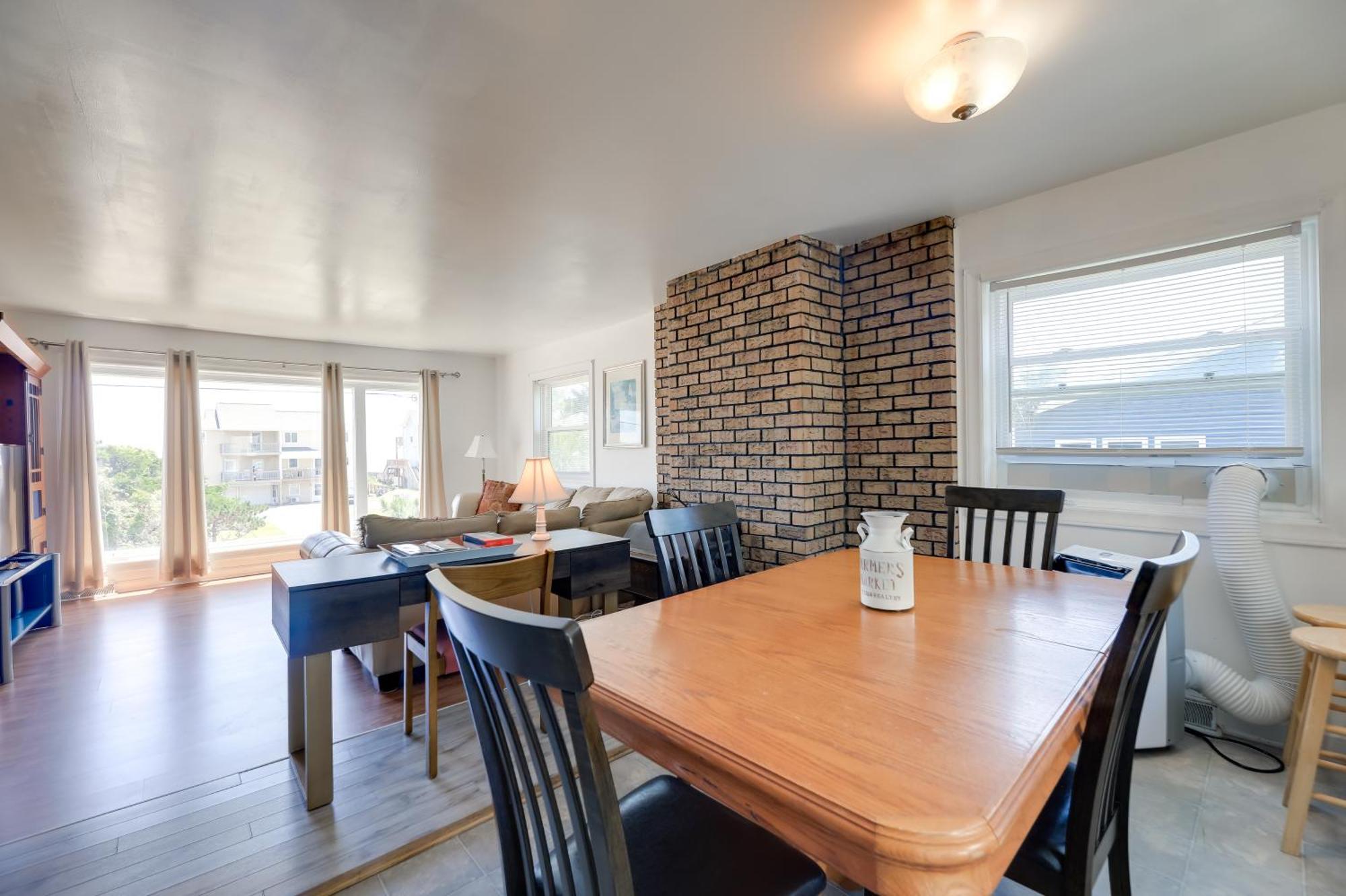 West Of The Moon Ocean Apt With Beach Access! Emerald Isle Eksteriør billede