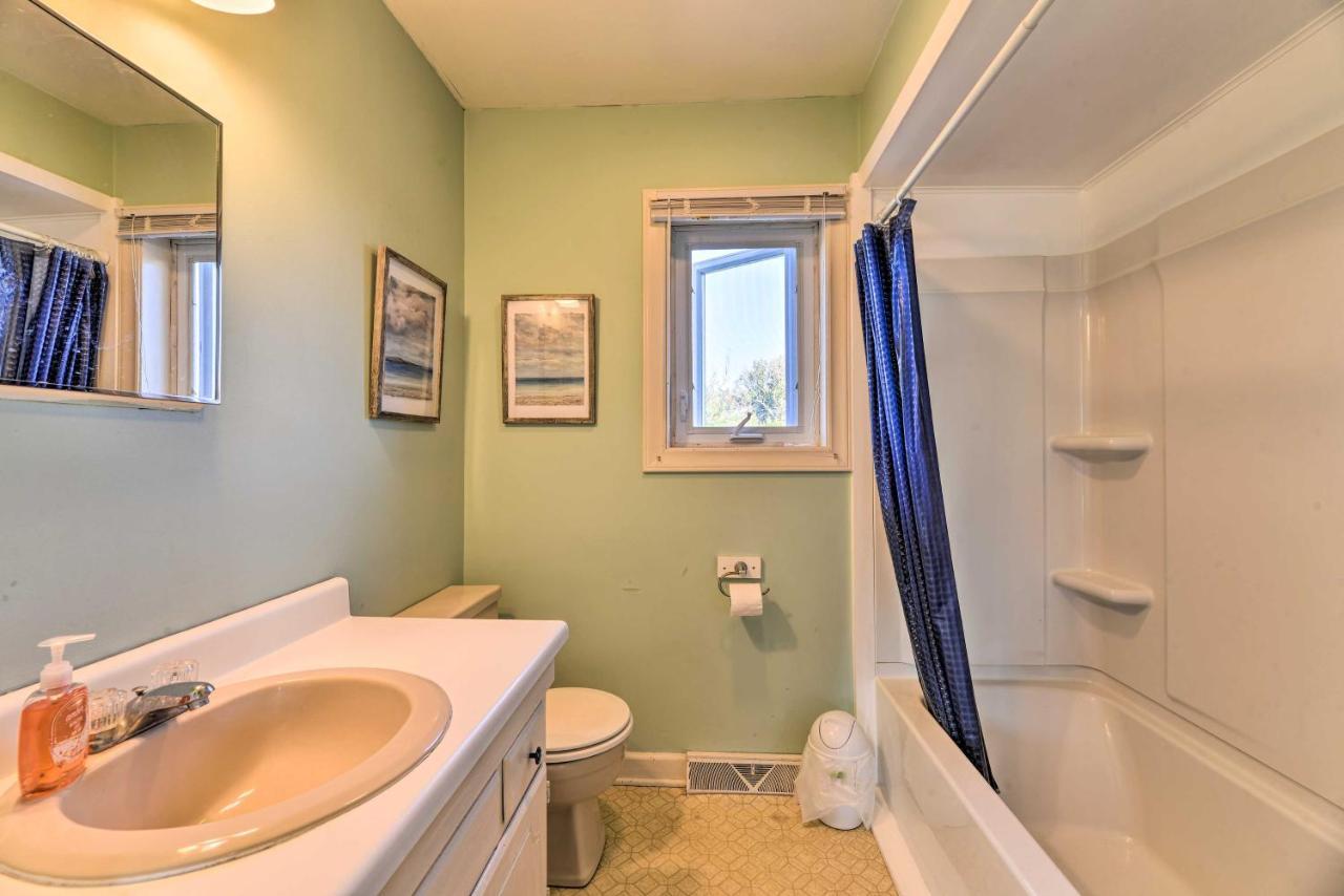 West Of The Moon Ocean Apt With Beach Access! Emerald Isle Eksteriør billede