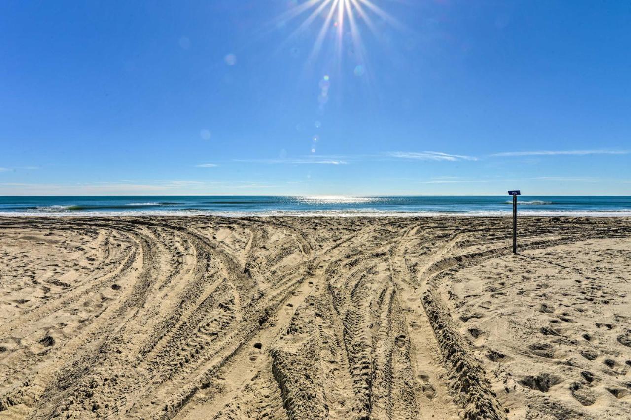 West Of The Moon Ocean Apt With Beach Access! Emerald Isle Eksteriør billede